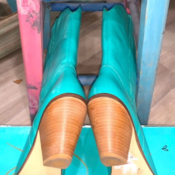 These Boots Were Made For Walkin’ Vintage Daisy JS Cowgirl Boots - Picture 11 of 15